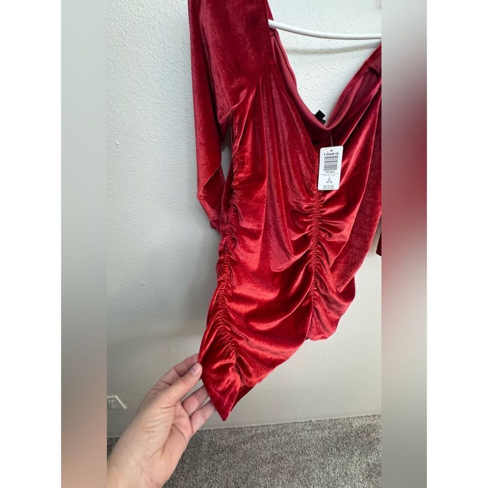 NWT Torrid Stretch Velvet Shirred Front Off-The-Shoulder Top - Red - Size 1 & 2 - Picture 11 of 14